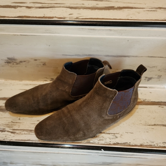 Chelsea Boots - London, Silver Street, size 11 brown suede w/paisley inset. - Picture 3 of 9